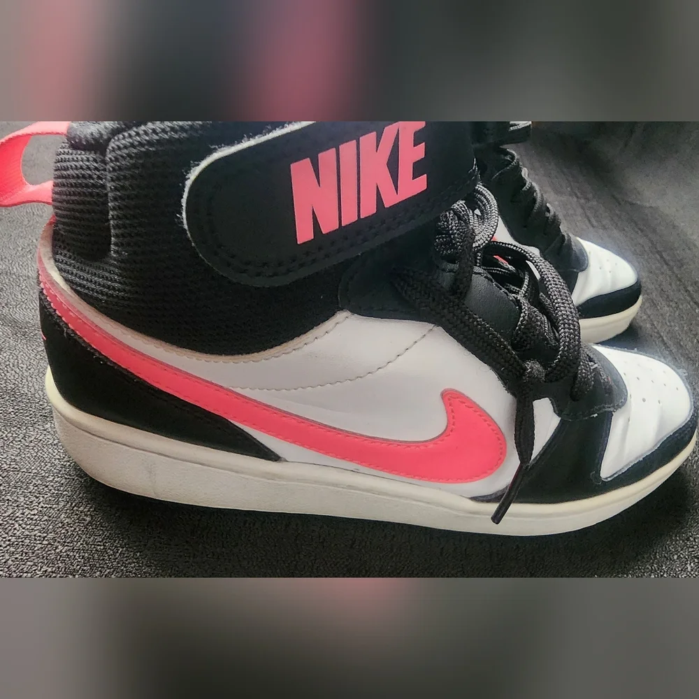 Nike‎ Size 6.5Y Court Borough Mid 2 White Black Pink CD7782-005 Basketball Shoes